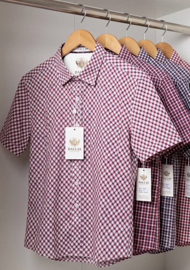 Men multiply coloured short sleeves